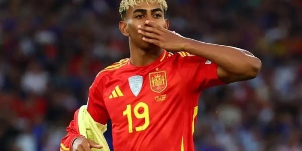 亚马尔称梦想赢得多座金球奖