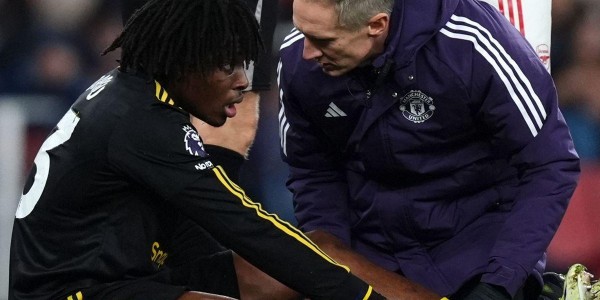 星空体育APP-多古19分钟伤退的背后，曼联年轻球员的成长痛