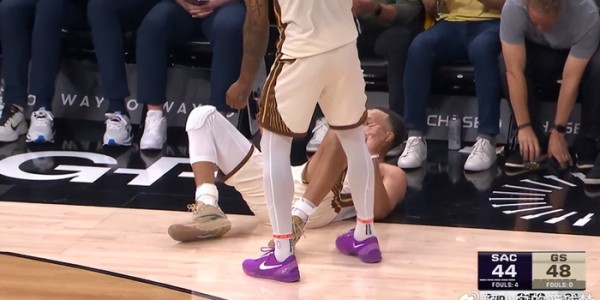 星空体育-库里扳平三分+波杰反超三分！勇士拒西部倒二逆转 终结4连败仍第十|斯蒂芬·库里|国王|休斯敦火箭队|NBA常规赛|金州勇士队_新浪体育_新浪新闻