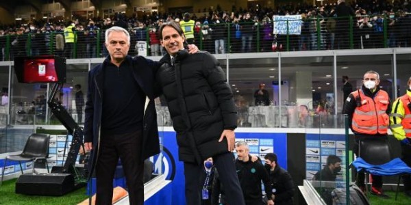 星空体育下载-穆里尼奥重回梅阿查：赢了鲜花，输了颜面