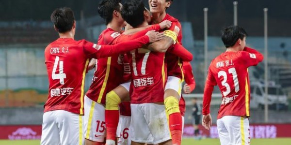 双子星携手破门仍难救主 广州队遭逆转感慨太年轻