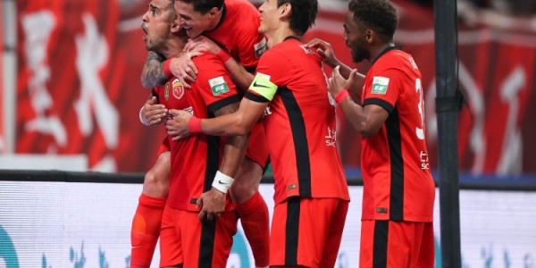 记者：不认为海港具备夺冠实力，坐等中超冠军最后1分钟产生