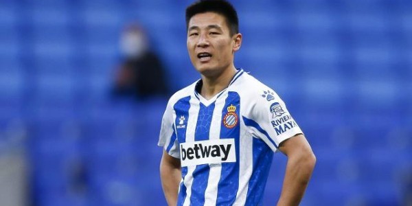 星空体育-中日韩球员PK武磊成大输家 离谱传球+错失绝平球