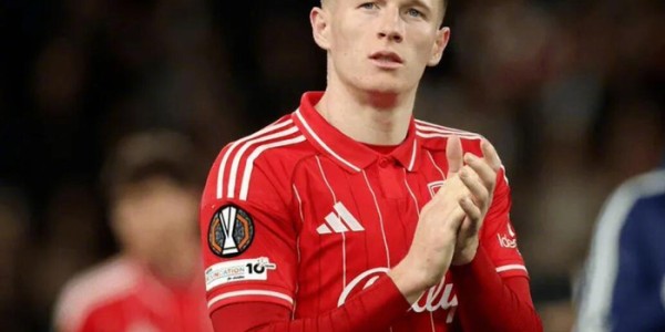 星空体育官网-曼联今夏中场引援名单曝光，安德森居首拜仁竞逐|埃利奥特-安德森|每日邮报|锋线|英格兰|转会_新浪体育_新浪新闻